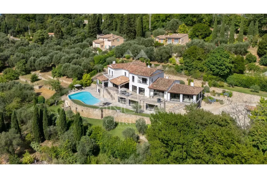 Majestueuse villa à deux pas de Chateauneuf-Grasse