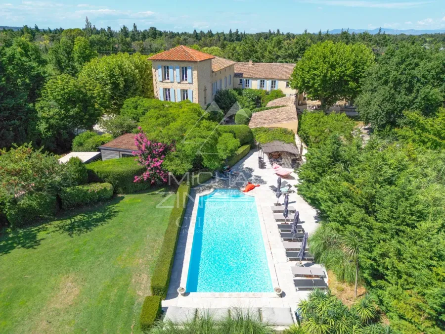 Domaine d’Exception avec piscine aux Portes de L’Isle-sur-la-Sorgue