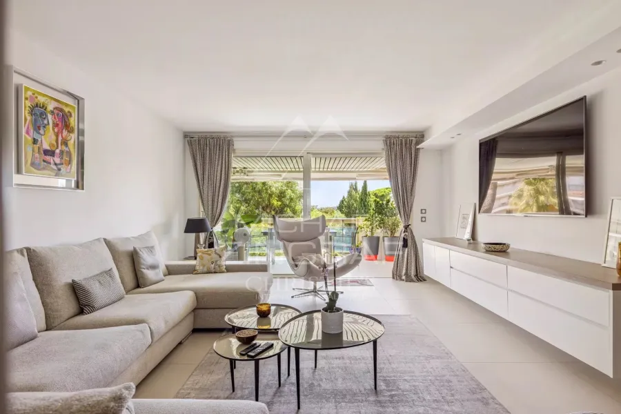 EXCLUSIVITE - Cannes Palm Beach - Splendide appartement deux chambres, aperçu mer