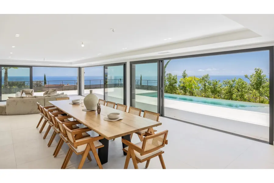 Villa contemporaine d’exception avec vue panoramique sur la mer et le Massif de l’Estérel Un bien rare où l’élégance rencontre la nature. - 6