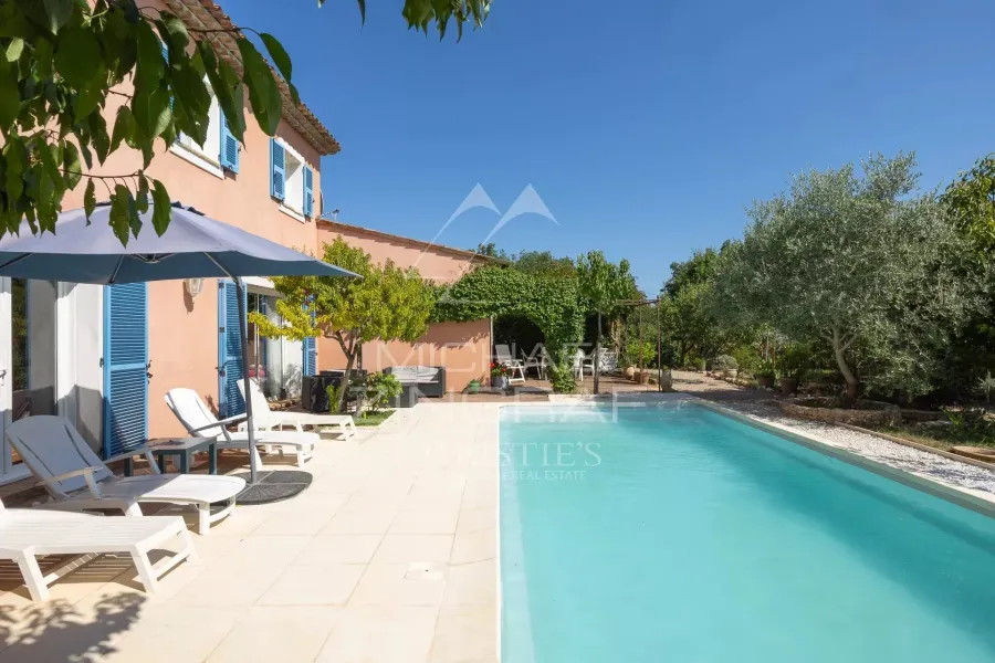 Villa avec piscine , arbres fruiters, oliviers  et vue dégagée - 2