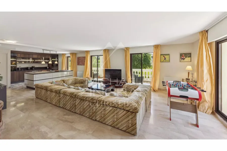 APPARTEMENT DANS UNE RÉSIDENCE SÉCURISÉE