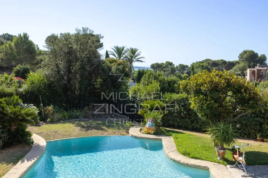 ANTIBES - SAINT-MAYMES - CALME ET VOLUMES GENEREUX - 3