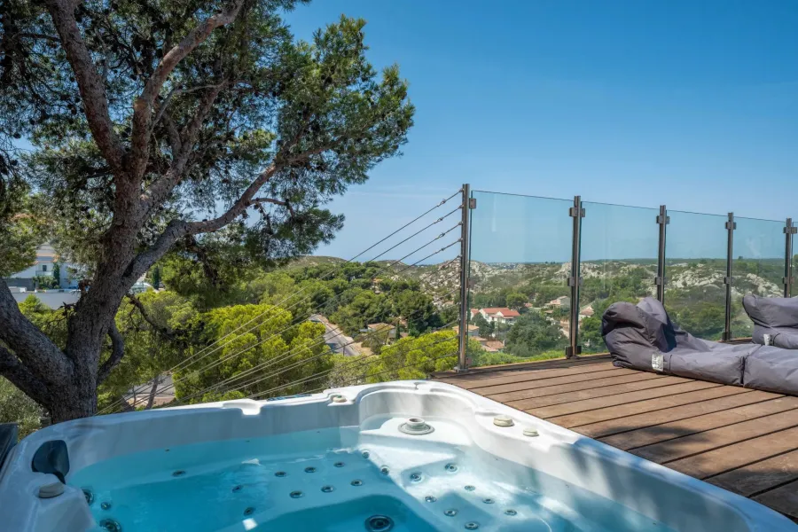 ENSUÈS-LA-REDONNE - MAISON AVEC VUE MER
