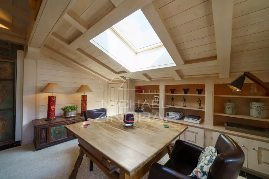 Découvrez ce penthouse exceptionnel idéalement situé en plein cœur de Gstaad. - 3