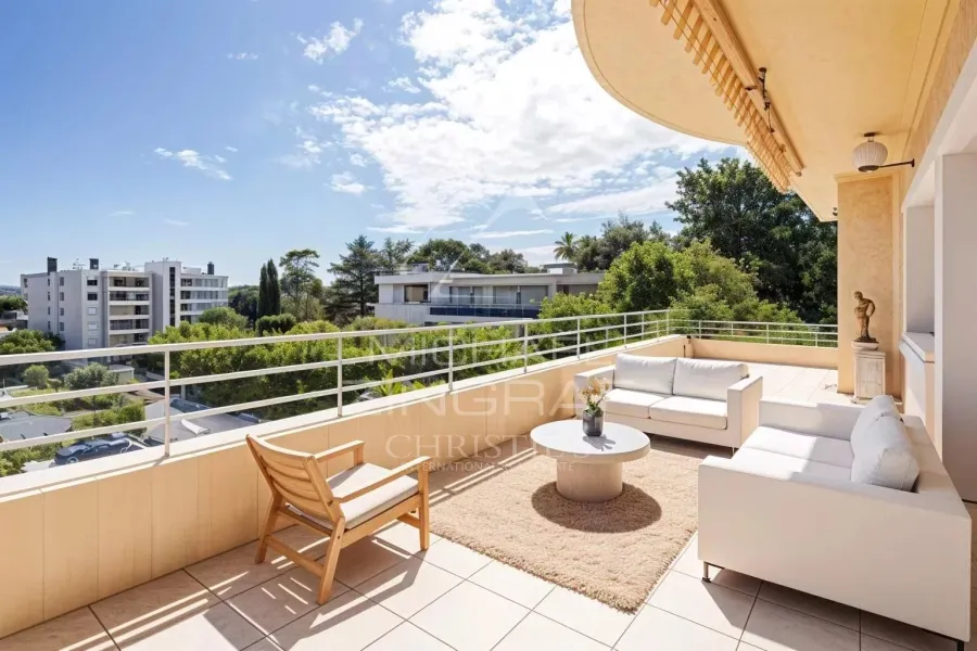Cannes - Bel appartement au calme avec terrasse, jardin et aperçu mer