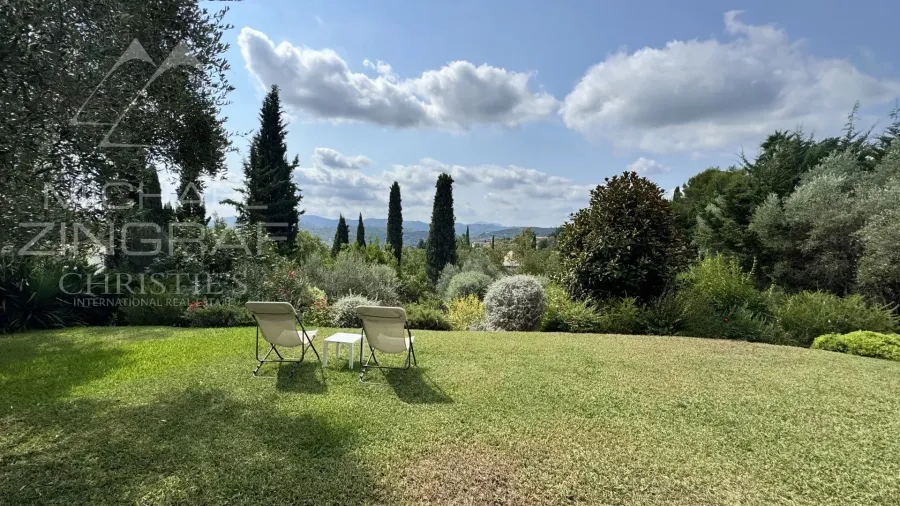 villa de charme avec vue dégagée et quatre suites - 5
