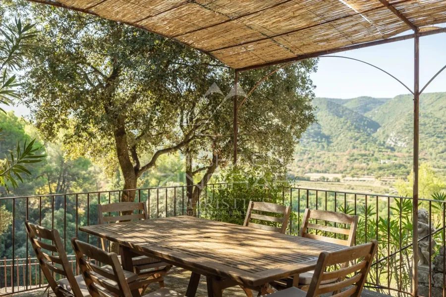 Exclusivité - Propriété unique au cœur du Luberon avec vues exceptionnelles - 2