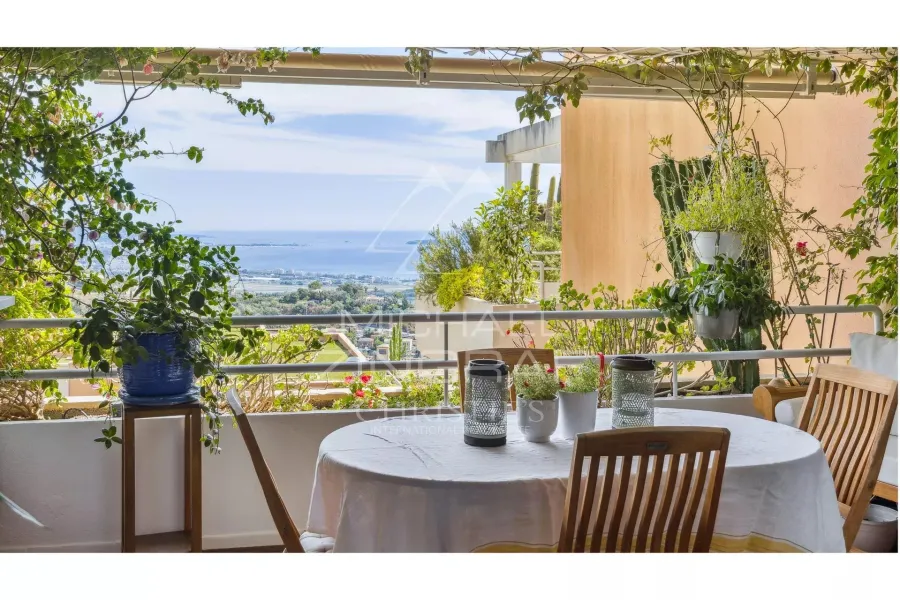 APPARTEMENT RÉNOVÉ AVEC VUE MER - 2