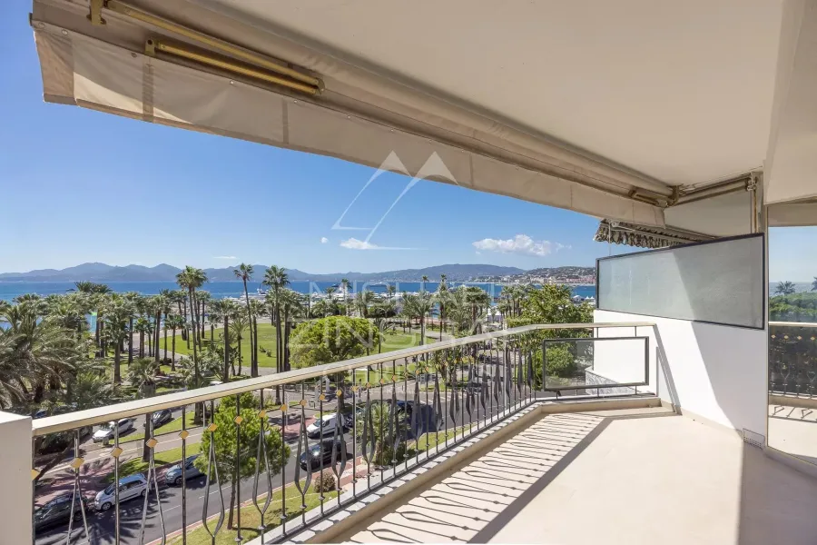Cannes Croisette - Appartement 3 pièces vue mer exceptionnelle
