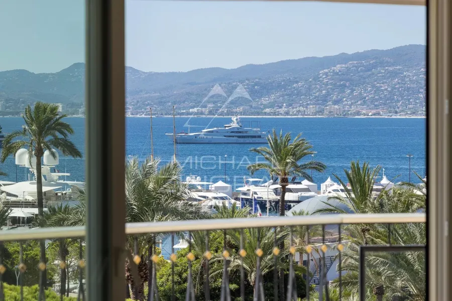 Cannes Croisette - Appartement 3 pièces vue mer exceptionnelle - 2