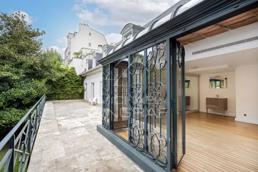 A vendre - Hotel Particulier - Jardin - Piscine - 9