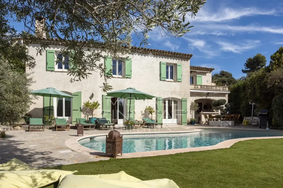 Proche Saint-Paul-de-Vence - Charmante propriété familiale