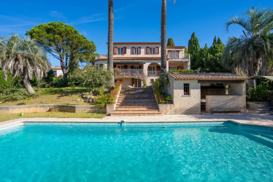 Domaine privé, vue magistrale sur le Golfe de Saint-Tropez