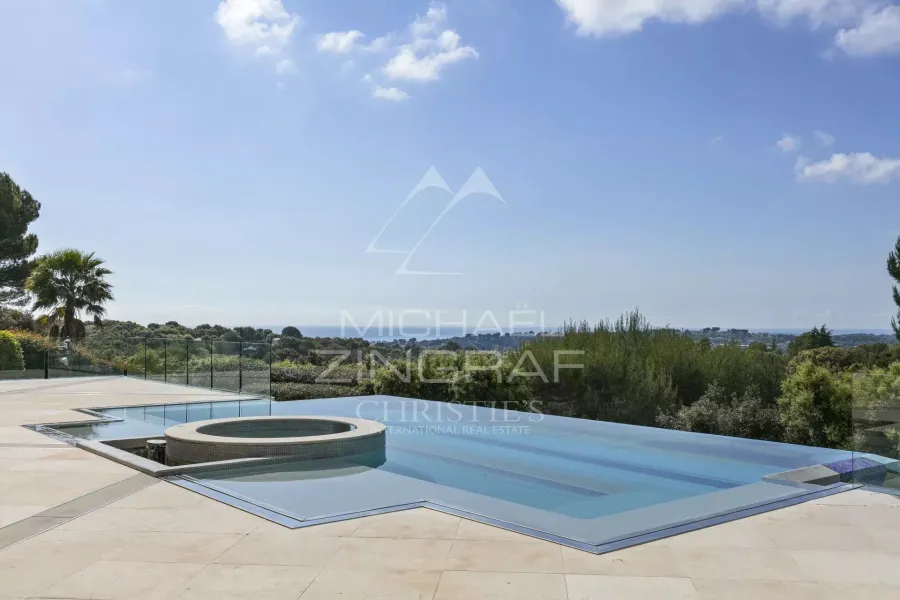 Biot : Propriété unique de plus de 1 300m² avec vue mer - 5