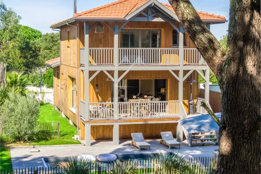 PROCHE LITTORAL - MAISON DE 5 PIÈCES AVEC PISCINE - 3