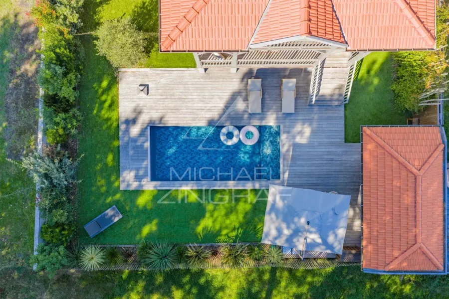 PROCHE LITTORAL - MAISON DE 5 PIÈCES AVEC PISCINE - 6