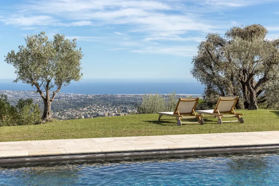 Proche Saint-Paul-de-Vence – Villa d’exception à Vence avec vue panoramique mer et collines – 5 chambres - 3