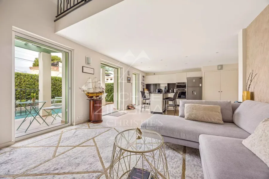 Cap d’Antibes – Exclusivité- Charmante maison rénovée à deux pas de la plage Keller