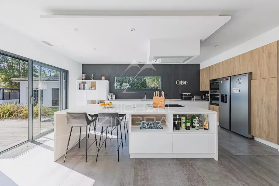 Villa et maison d’amis sur 2 300 m² de terrain - 4