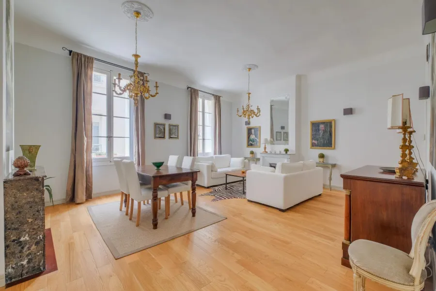 Appartement de type 3 d'exception à Aix-en-Provence, proche Cours Mirabeau