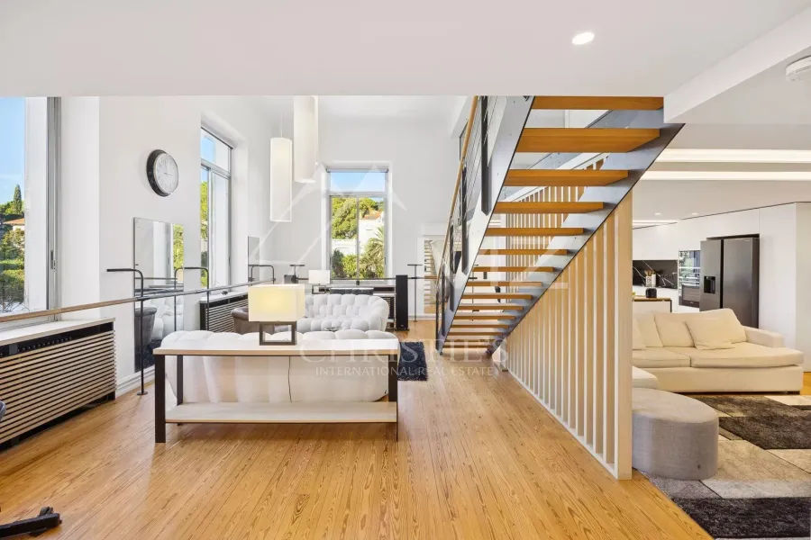 Vaste Loft Atypique à Cannes Montfleury