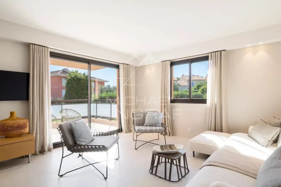 Superbe trois-pièces avec terrasse ensoleillée et piscine