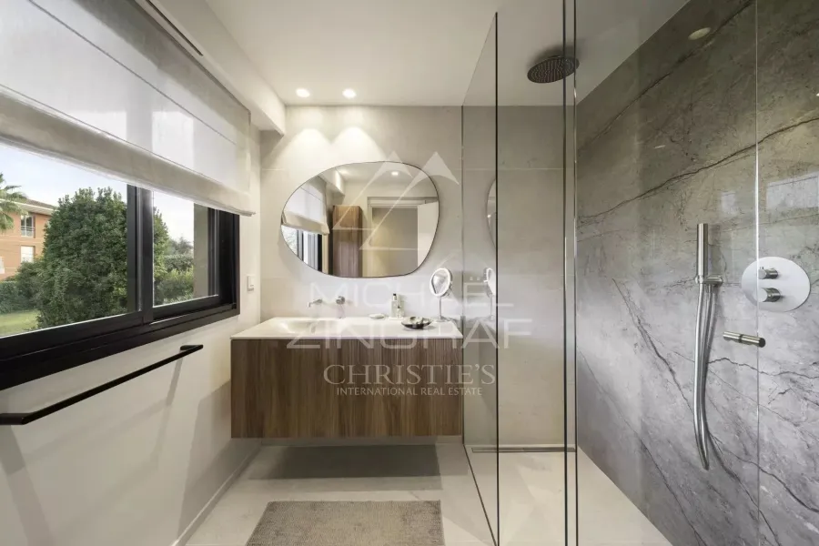 Superbe trois-pièces avec terrasse ensoleillée et piscine - 5