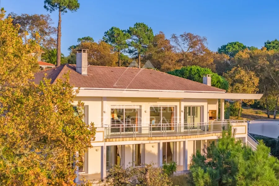 PYLA-SUR-MER - VILLA DE 6 PIÈCES AVEC VUE SUR LE BASSIN D'ARCACHON