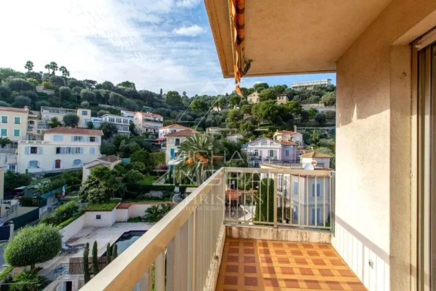 Beaulieu-sur-Mer - Magnifique appartement en dernier étage avec terrasse et garage