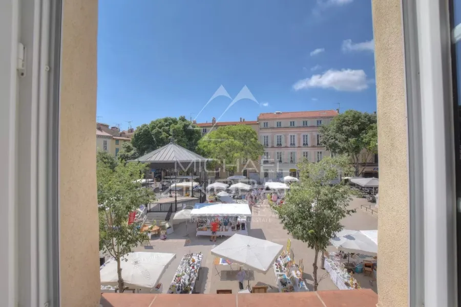 Immeuble de rapport au cœur de la Vieille Ville d’Antibes - 2