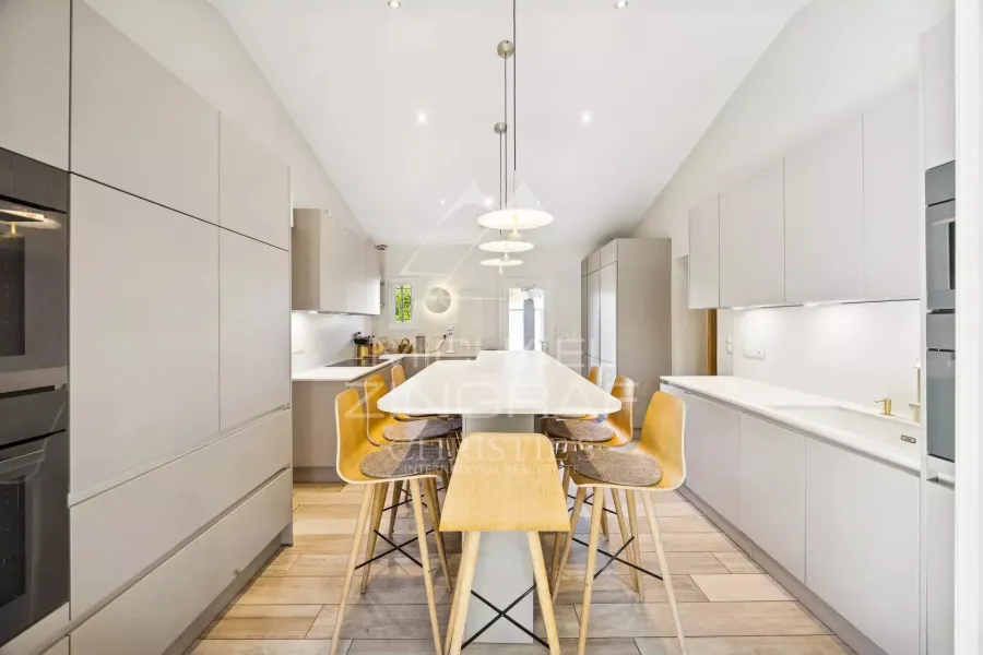 Propriété familiale avec jardin paysager et espaces de loisirs - 9