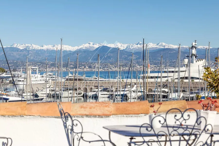 Appartement d’exception – Vieille Ville d’Antibes – Dernier étage – Terrasses – Vue panoramique - 6