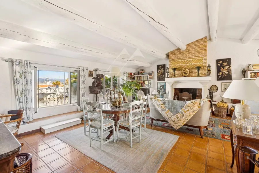 Appartement d’exception – Vieille Ville d’Antibes – Dernier étage – Terrasses – Vue panoramique - 7
