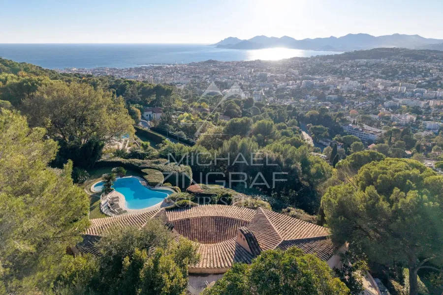 EXCLUSIVITÉ - Hauteurs de Cannes - vue mer et Estérel - 2