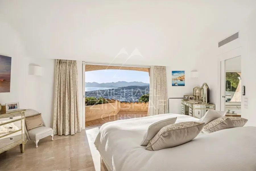 EXCLUSIVITÉ - Hauteurs de Cannes - vue mer et Estérel - 9