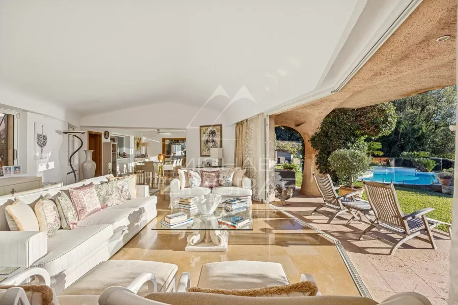 EXCLUSIVITÉ - Hauteurs de Cannes - vue mer et Estérel - 6
