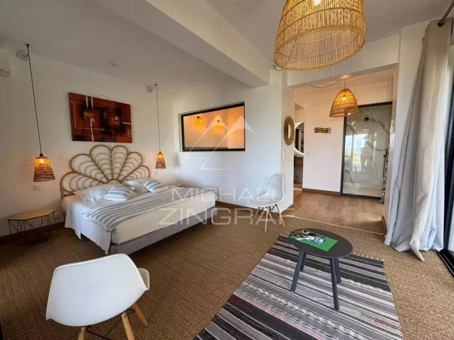 Villa de Prestige avec Studios Indépendants et Vue d’Exception - 7
