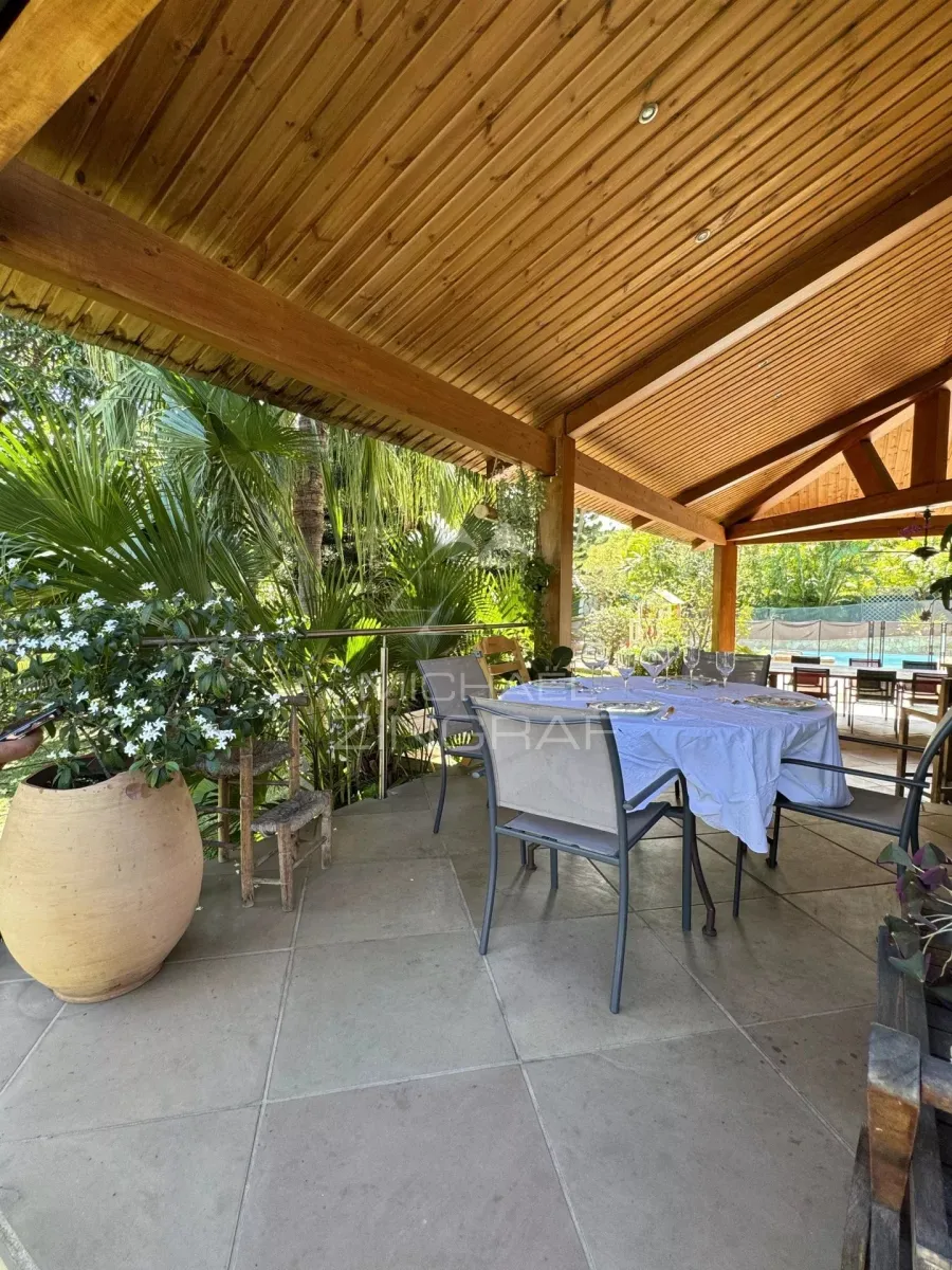 Villa d’Exception dans un Lotissement Sécurisé à Saint-Gilles-les-Bains - 2