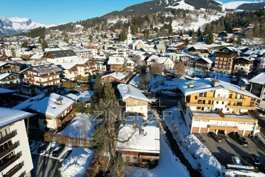 Hotel à rénover - Centre à pied - Vue dégagée et calme