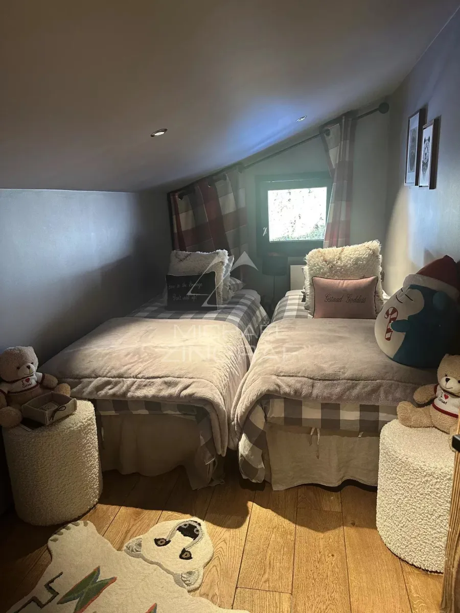 Attique contemporain avec 3 chambres à coucher au coeur de Gstaad - 9