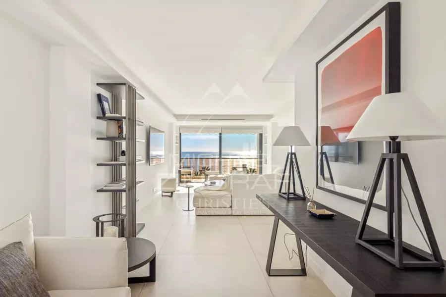 OFF MARKET - CANNES LA CROISETTE - LUXUEUX APPARTEMENT 6 PIECES - 6