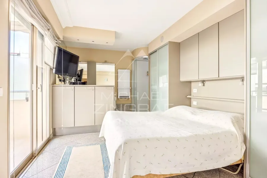 CANNES - CENTRE - APPARTEMENT APERCU MER - 9
