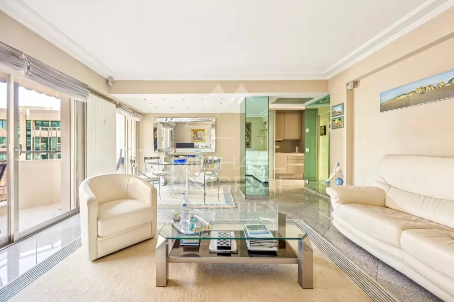 CANNES - CENTRE - APPARTEMENT APERCU MER - 7
