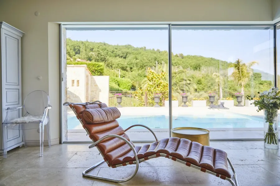 Tourrettes-sur-Loup - Bastide provençale avec vue mer - 4/5 chambres - 8