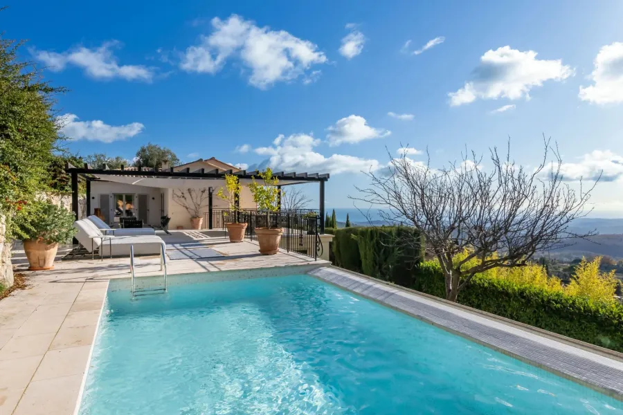 Tourrettes-sur-Loup - Villa provençale avec vue mer - 3 chambres - 2
