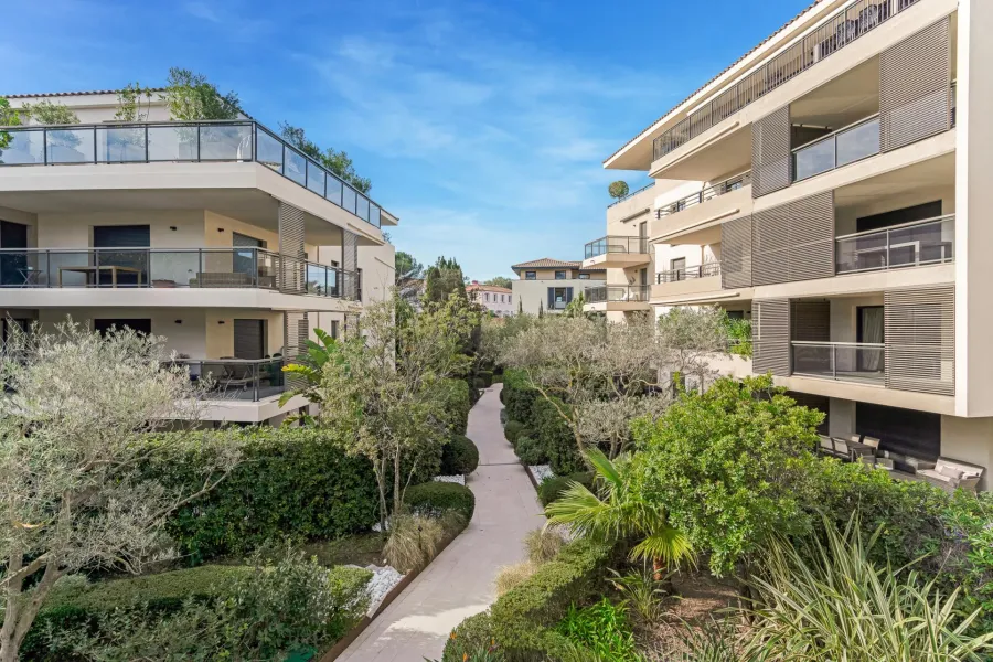 Appartement de Prestige au Cœur de Saint-Tropez