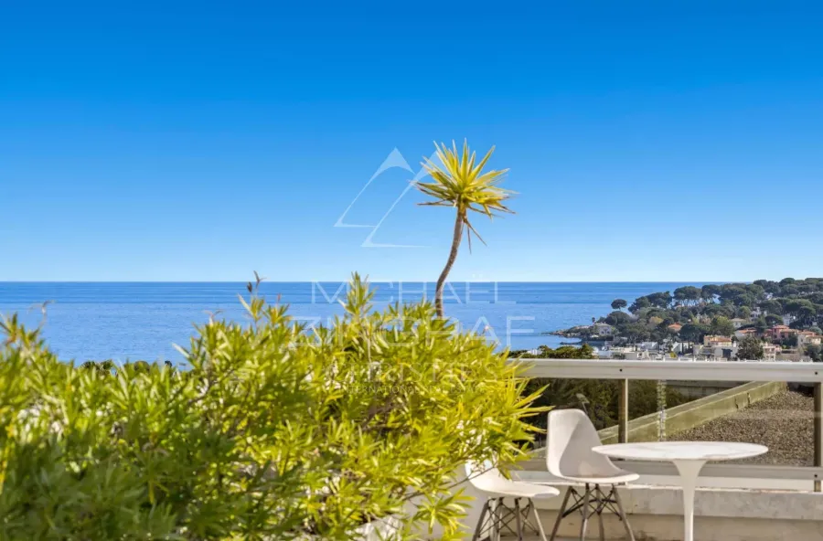 JUAN-LES-PINS – Rostagne: Penthouse-Villa mit Panoramablick aufs Meer
