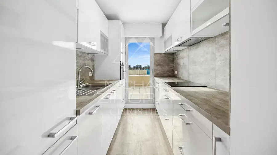 APPARTEMENT VUE MER AU COEUR DE LA VILLE - 5