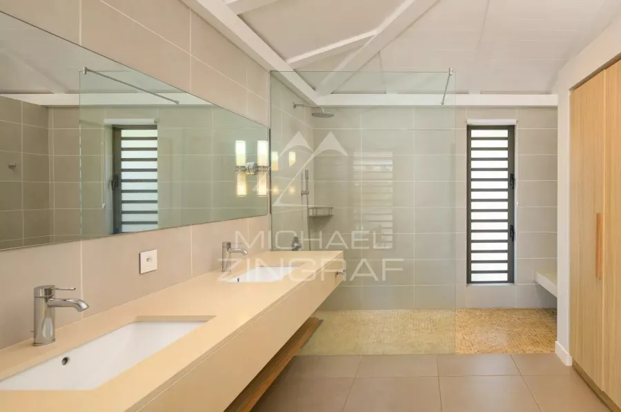 Le Privilège de Vivre Face au Lagon – Villa d’Exception à Haute Rive - 8